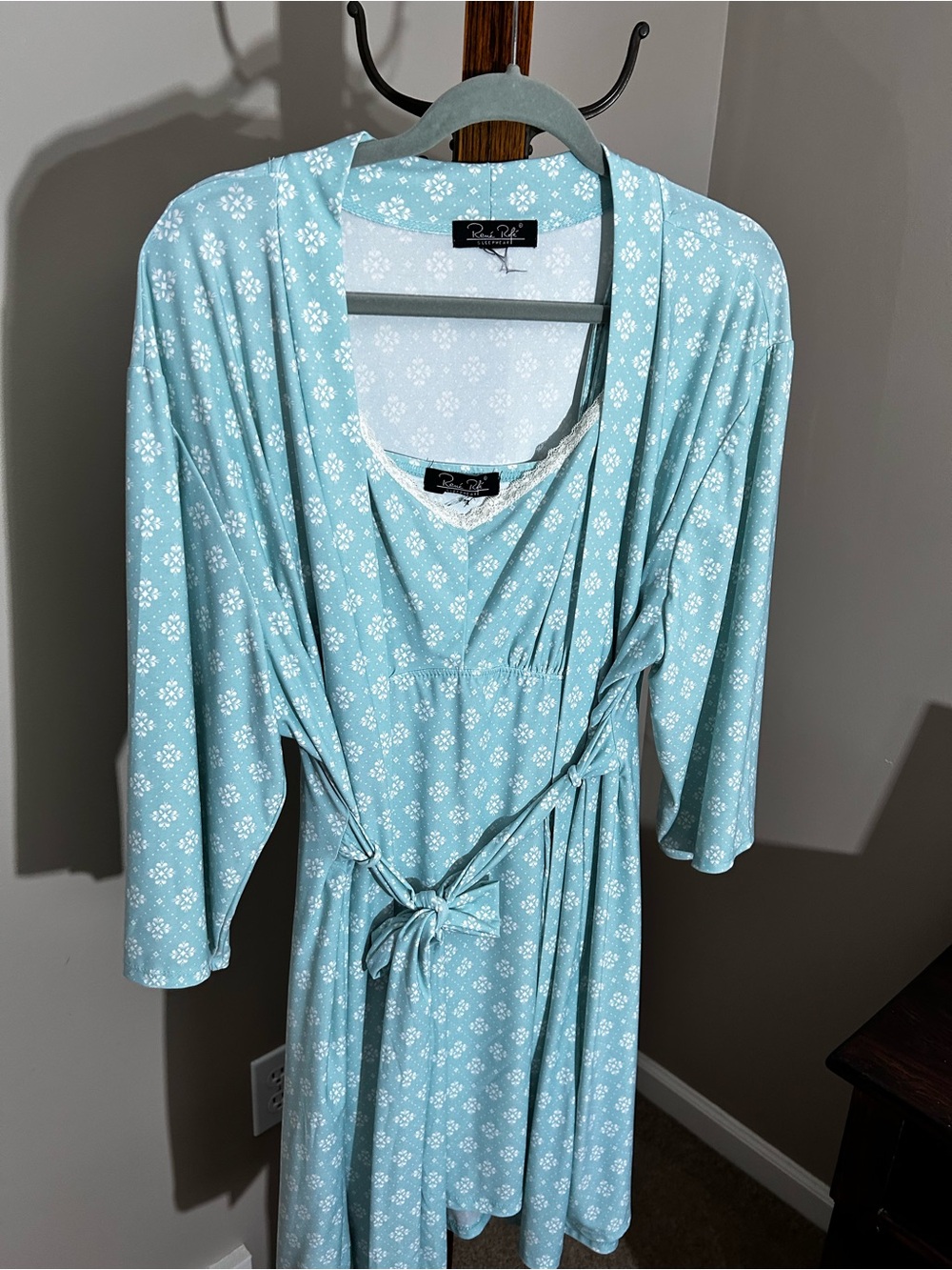 Adorable Rene Rofe mint green  Floral Chemise and Robe Set - Picture 3 of 3